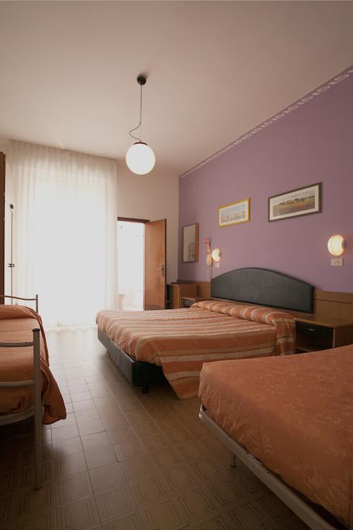 Hotel Meritime بيلاريا-إيجيا مارينا الغرفة الصورة